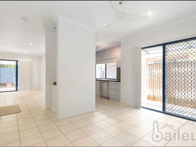 Townhouse in prime location for rent in West Mackay!