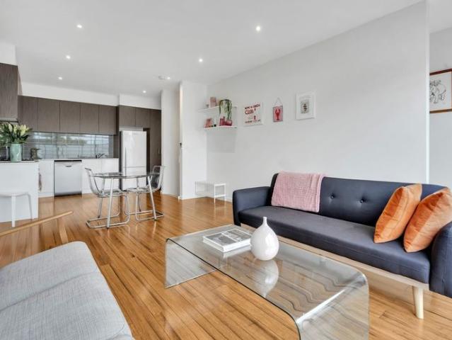 Townhouse In Prime Moonee Ponds Location