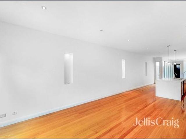 Townhouse in Prime Richmond Location