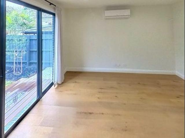 Townhouse in the Heart of Mont Albert North!