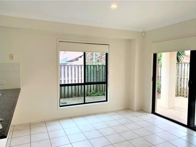 TOWNHOUSE IN THE HEART OF PACIFIC PINES