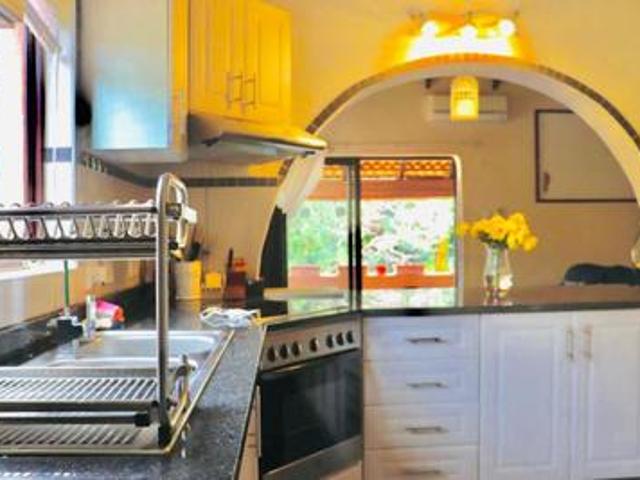 townhouse on the market in glenmore