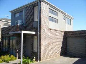 Townhouse Offering Space, Style & Comfort