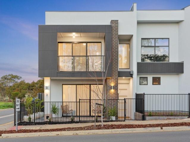 Townhouse offering reserve & polo ground views