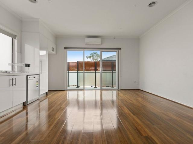 Townhouse Opposite Park