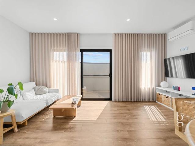 Townhouse Living in a Central Sunshine Location