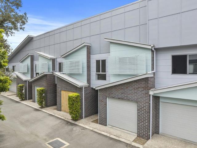 Townhouse Living in Sought After Murrumba Downs