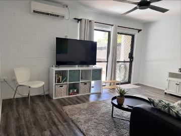 TOWNHOUSE LIVING IN THE HEART OF CAIRNS NORTH – PRIVATE, SPACIOUS & PERFECTLY LOCATED!