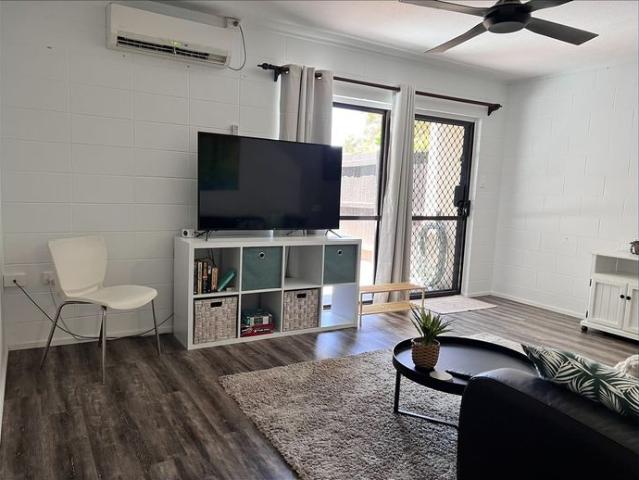 TOWNHOUSE LIVING IN THE HEART OF CAIRNS NORTH – PRIVATE, SPACIOUS & PERFECTLY LOCATED!