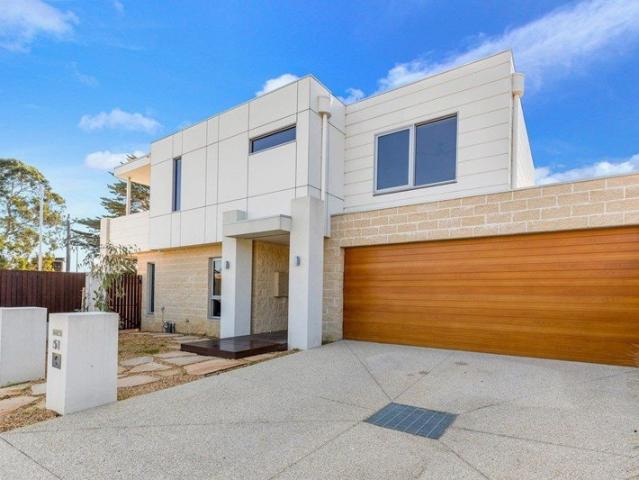 Townhouse Living with Spa & Double Garage
