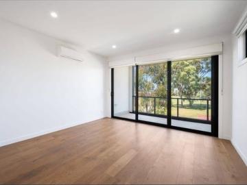 Townhouse living with parklands at your doorstep