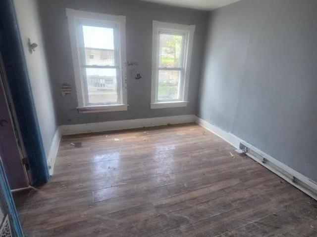 322 W Race Street