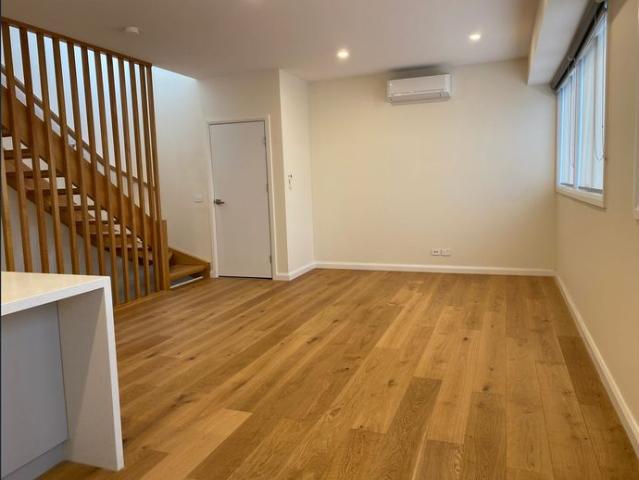 Townhouse near Brickworks Burwood