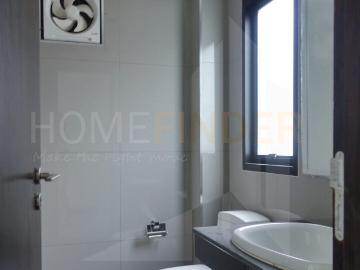 Townhouse Soi Narathiwas 4 bedrooms, for rent