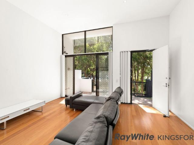 Townhouse Style Apartment with Spacious Study