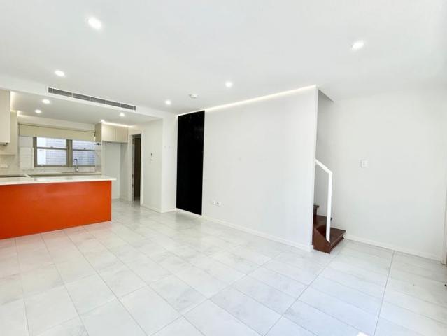 Townhouse style Apartment with split level