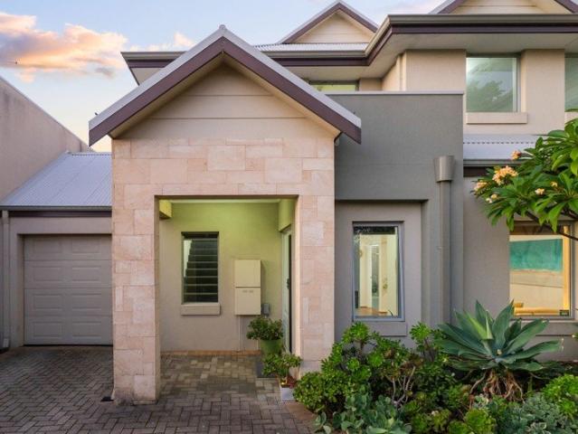 TOWNHOUSE STYLE. EASY CARE