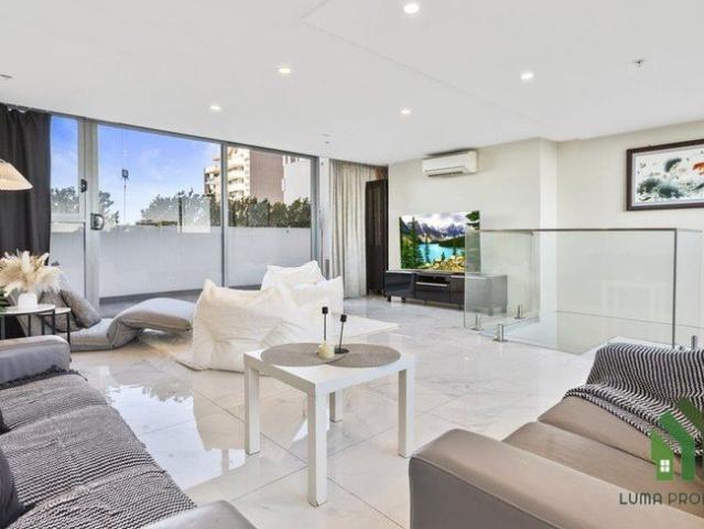 Townhouse Style I City Views I Street Access | Total Size:219 SQM