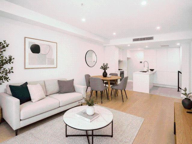 TownHouse Style Living With a Private Front Garden In The Heart of Kogarah