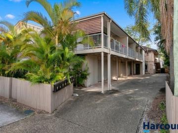 Call for Private Inspection Townhouse Style Residence Close to City!