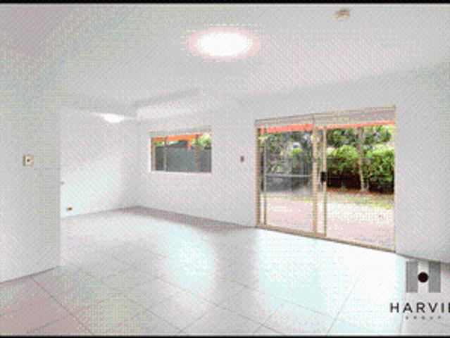 Townhouse with Communal Pool & Tennis Court