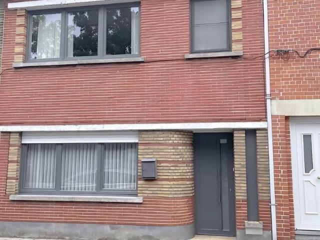 Townhouse with cozy garden in the center of Aalter