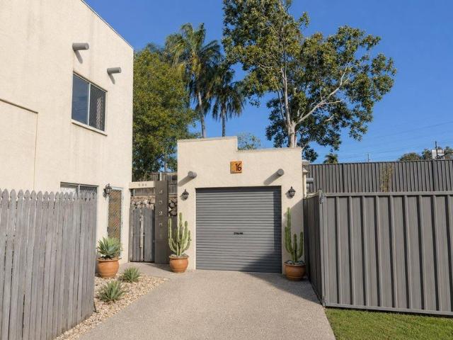 Townhouse with Huge Outdoor Area + Side Access + Shed