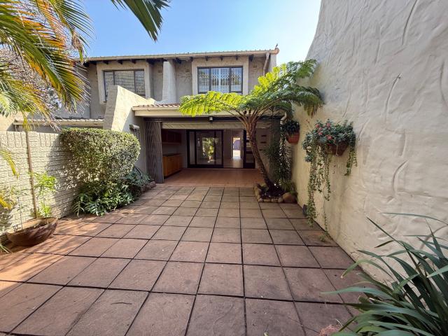 Townhouse to rent in uMhlanga Rocks