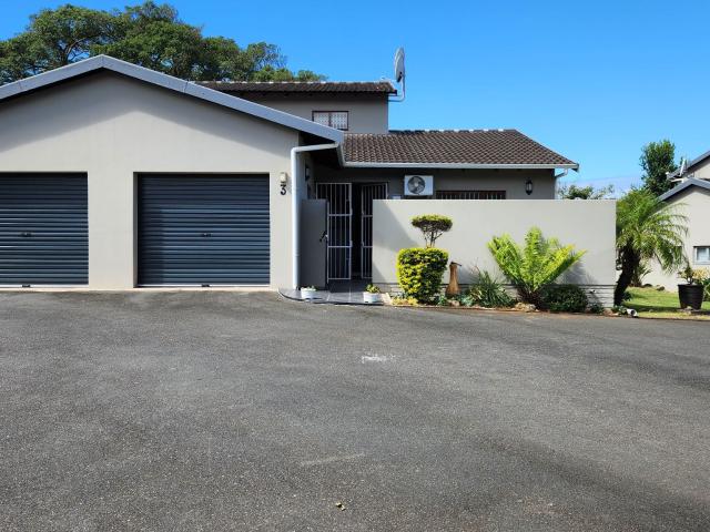 Townhouse to rent in Umtentweni