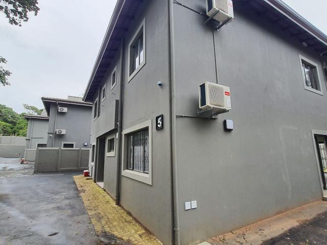 Townhouse to rent in Westville
