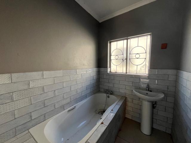 Townhouse to rent in Annadale