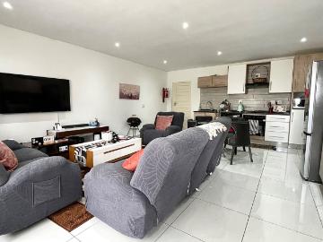 Townhouse to rent in Bendor