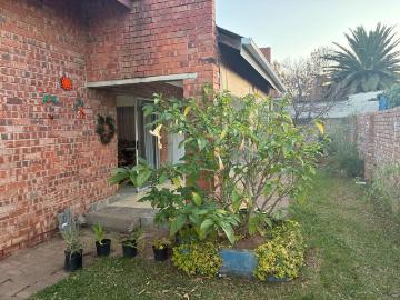 Townhouse to rent in Generaal de Wet