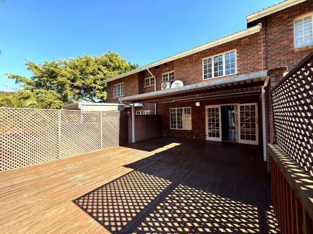 Townhouse to rent in Glen Hills