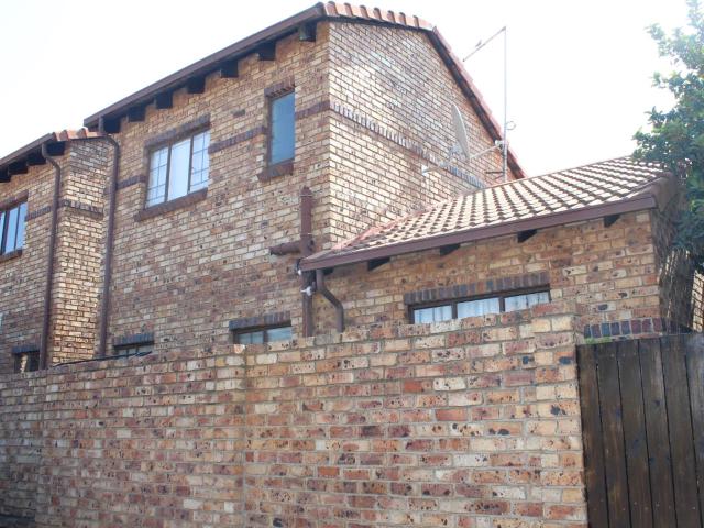 Townhouse to rent in Highveld, Centurion
