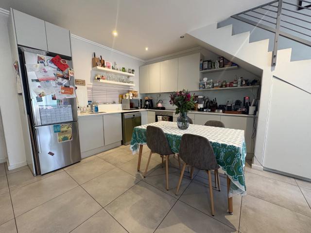 Townhouse to rent in Hout Bay