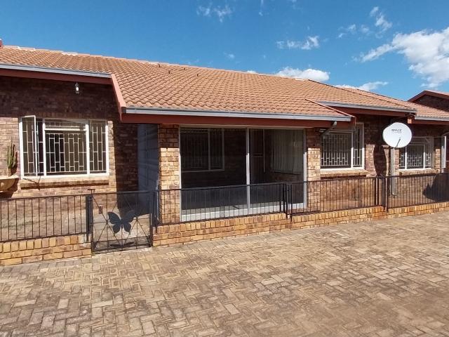 Townhouse to rent in Lydenburg Mashishing