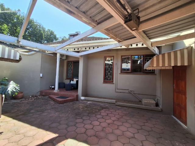 Townhouse to rent in Musgrave