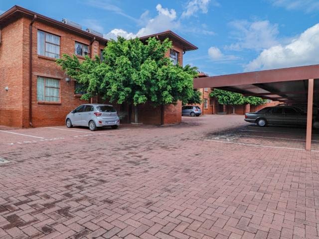 Townhouse To Rent in New Redruth, Alberton