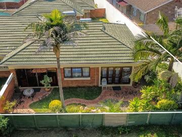 Townhouse to rent in Newlands, Zimbabwe