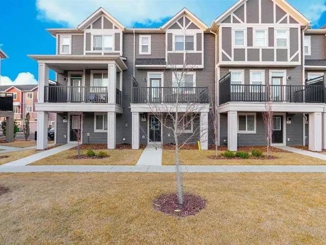 TOWNHOME 3 BEDS,2.5 BATH,ATTACHED GARAGE,PET FRIENDLY, AIR CONDITION, WALKER SUM — 3 Bedrooms+ Den Townhouse