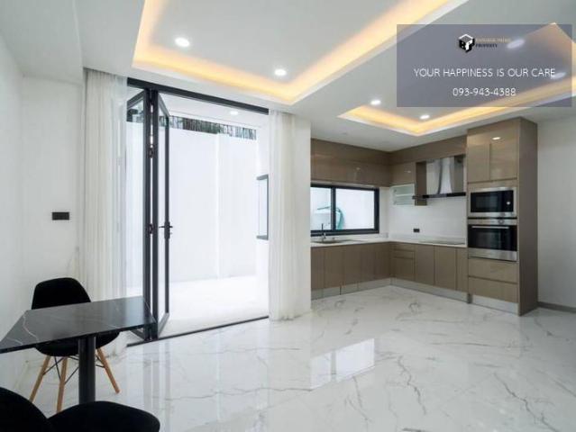 Townhome 3 ชั้น สุขุมวิท 15 | 5 นาที ถึง BTS อโศก | #2025070110
