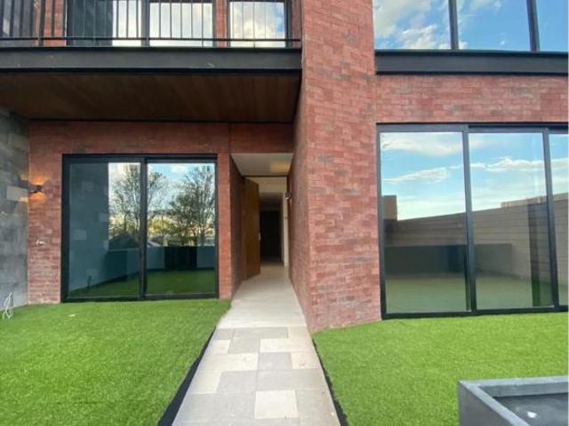 Townhome en venta en Parque Centro