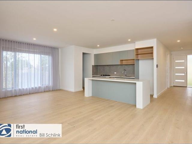 TOWNHOME IN BALWYN