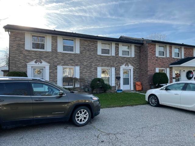 Townhomes of Thames Three Bedroom Townhouse Townhome for Rent
