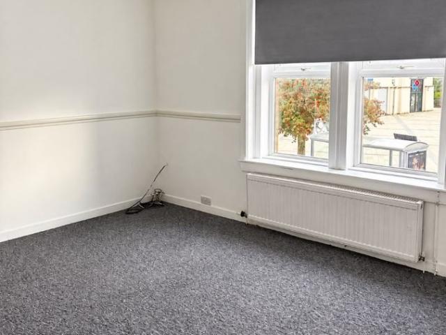 Townhead Street, Cumnock KA18, 2 bed flat to rent, £600 pcm | PrimeLocation