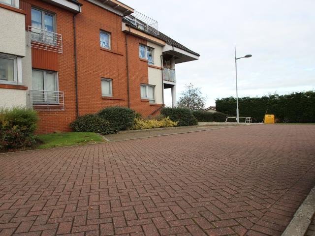Townhead Street, Hamilton ML3, 2 bed flat to rent, £850 pcm | PrimeLocation