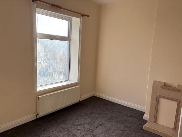 Townley Street, Colne BB8 2 bed terraced house to rent £625 pcm £144 pw