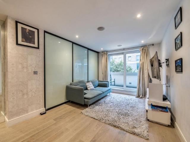 Townmead Road, Imperial Wharf. 1 bed flat to rent £4,050 pcm £935 pw