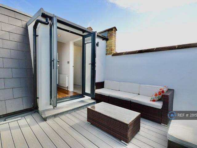 Townmead Road, London, SW6 3 bed flat to rent £7,000 pcm £1,615 pw